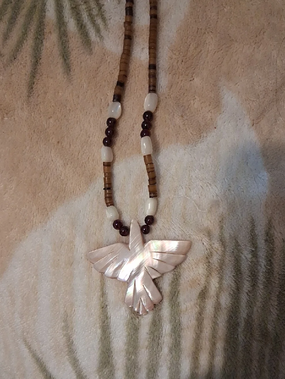 Shell Eagle Neckless - Picture 3 of 3